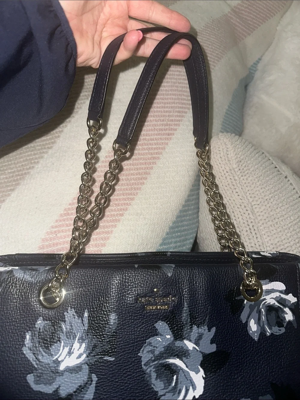 kate spade navy floral shoulder bag with gold chain